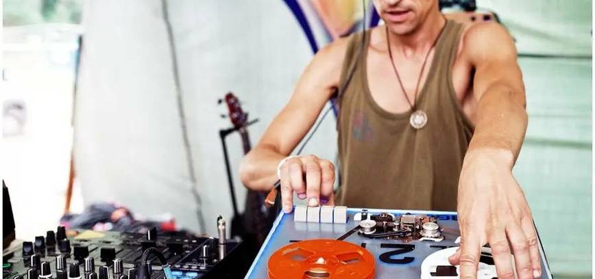 Juostų kirtpimo reivas (DJ muzikos dirbtuvės) su DJ Saga (18 val.)