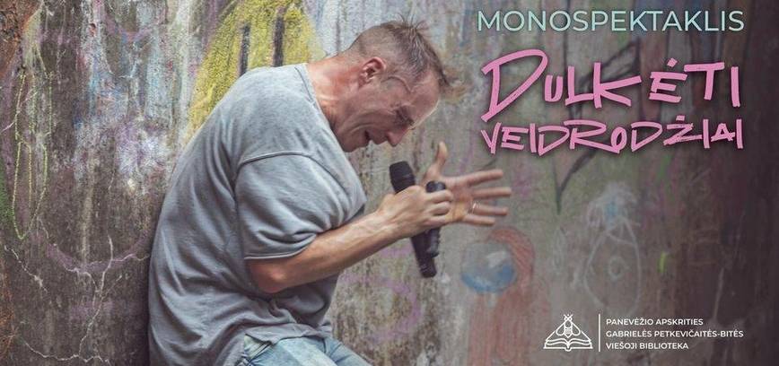 Gatvės monospektaklis „Dulkėti veidrodžiai“