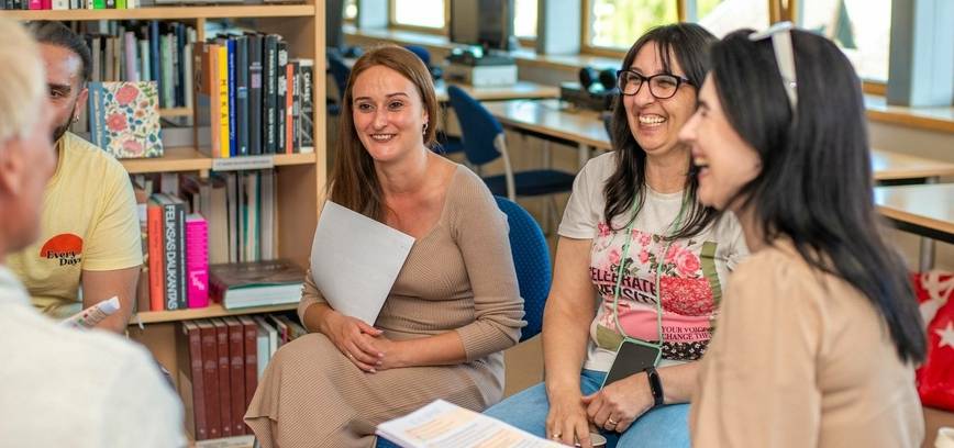 Angliškų pašnekesių klubas „Let's Talk“