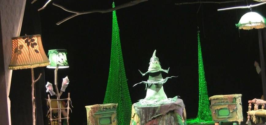 Spektaklis „Vienos eglutės istorija“ (rež. K. Grosmanas) (13 val.)