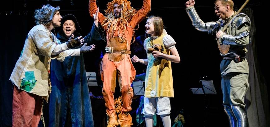 Spektaklis „Geltonų plytų kelias“