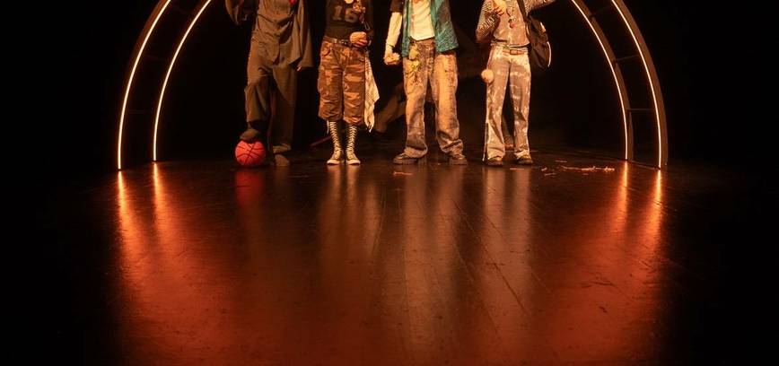 Vienos dalies spektaklis ne tik paaugliams SAPNUOSE PRIE BEDUGNĖS (rež. G. Štiormer)