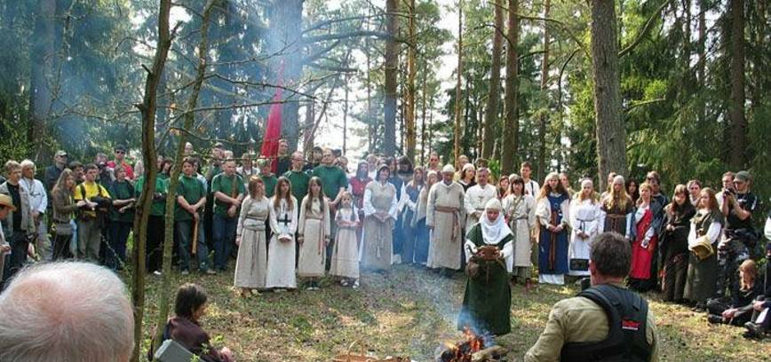 Į Jorės šventę kooperuokimės automobiliais!