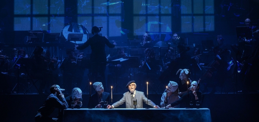 Dviejų dalių spektaklis SALA, KURIOS NĖRA (rež. A. Špilevoj)