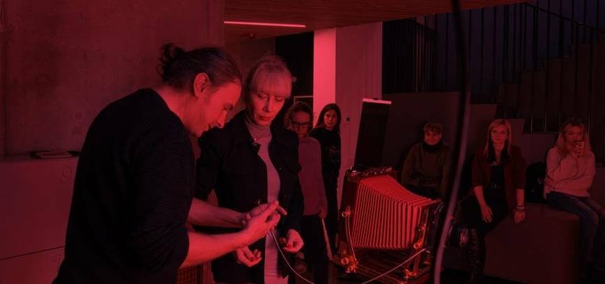 Fotografijos dirbtuvės „Didelio formato fotografija. Inversinis procesas“