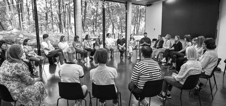 Teatro studijos dirbtuvės „Viešosios kalbos ir scenos baimės valdymo mokymai“