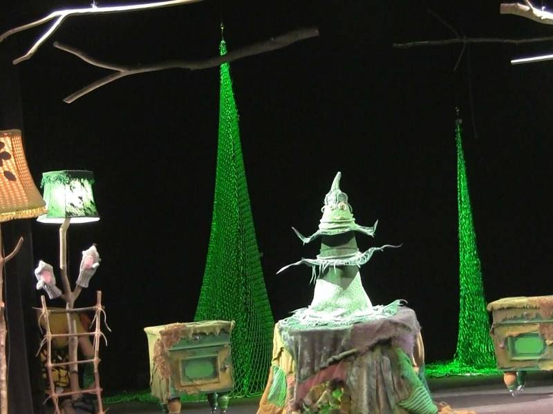 Spektaklis „Vienos eglutės istorija“ (rež. K. Grosmanas) (13 val.)