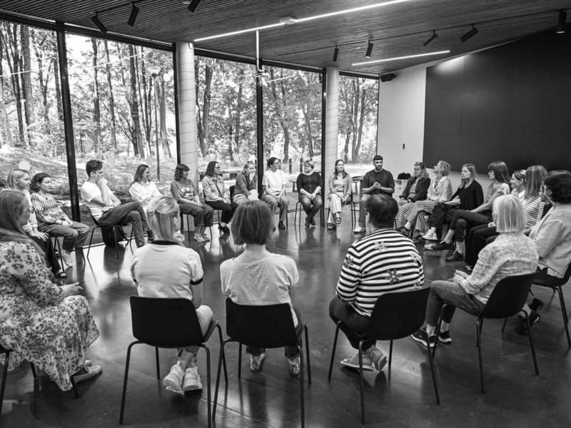 Teatro studijos dirbtuvės „Viešosios kalbos ir scenos baimės valdymo mokymai“